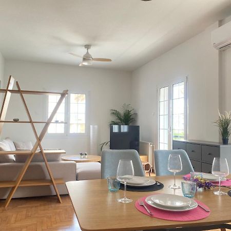 Faliro Comfort Apartment 10 Mins Walking To The Beach Афины Экстерьер фото
